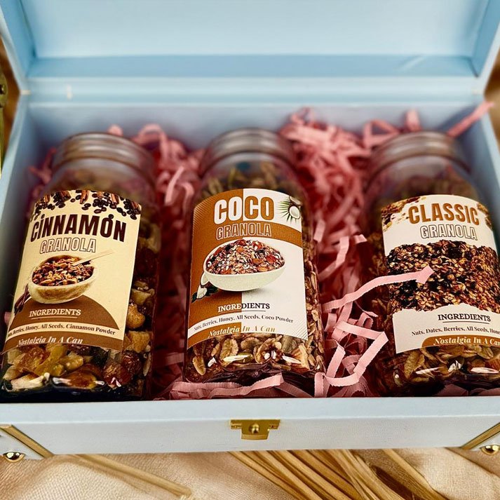 Granola hamper box with cinnamon, coco and classic flavours